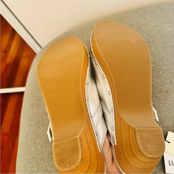 GAP faux leather silver clogs NWT - Picture 6 of 7